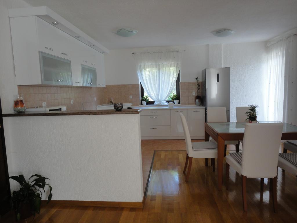 Apartment Mira Senj  Oda fotoğraf